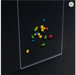 Tấm Polycarbonate truyền ánh sáng 90%