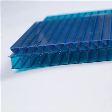 Mặt tiền polycarbonate và tường rèm